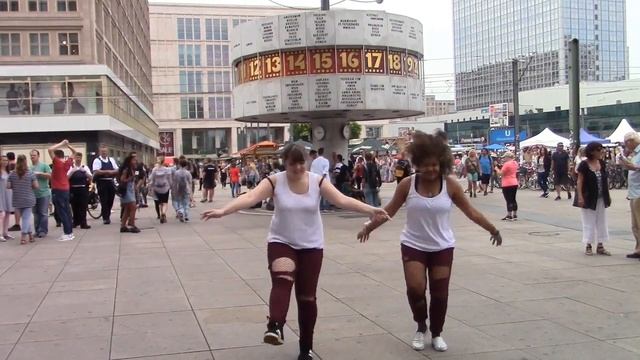 Taeyang X GDragon - GoodBoy dance cover (in public) смотреть онлайн