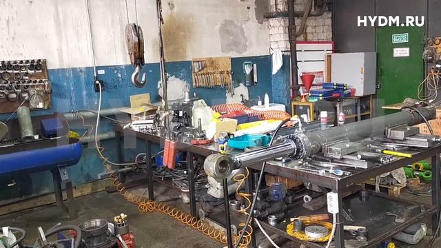 Проверка гидроцилиндра рукояти экскаватора Volvo | Испытание под высоким давлением | HYDM.RU #93 смотреть онлайн