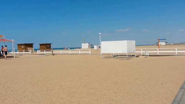 Копия видео "Благоустроенный пляж близ отеля Мерджан. 11 июня 2018 г." смотреть онлайн