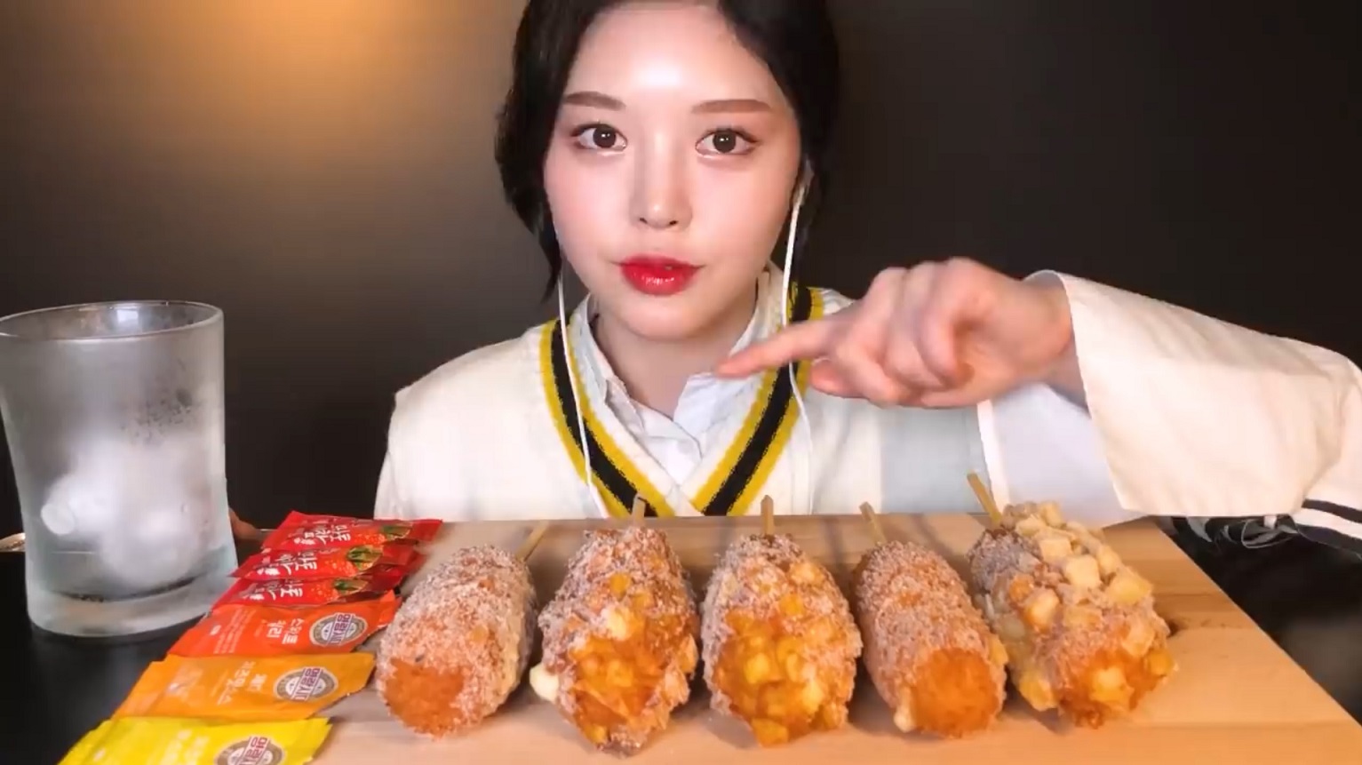Корейский укус: Хот-Дог Мукбанг. АСМР, реальный звук.