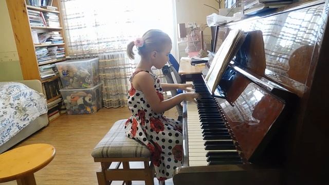 Ярослава Лемешкина, 5 лет. С.Майкапар "Осень" смотреть онлайн