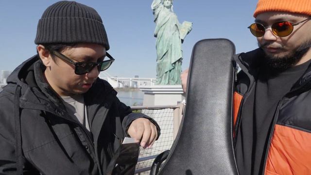 GIBSON LES PAUL UNBOXING IN TOKYO, JAPAN EP.1 смотреть онлайн