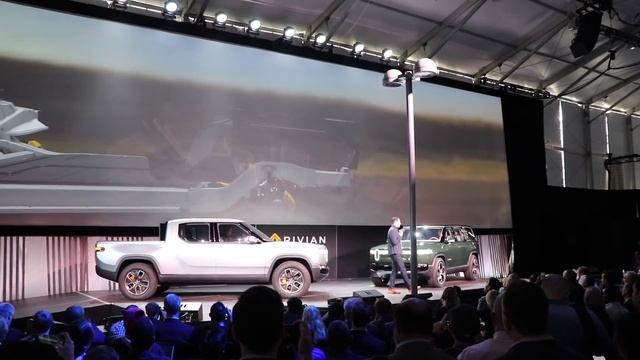 Rivian R1S SUV: Everything you need to know смотреть онлайн