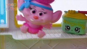 Тролль Розочка с мамой в супермаркете