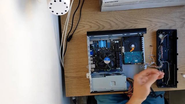 Как установить HDD в корпус ПК смотреть онлайн