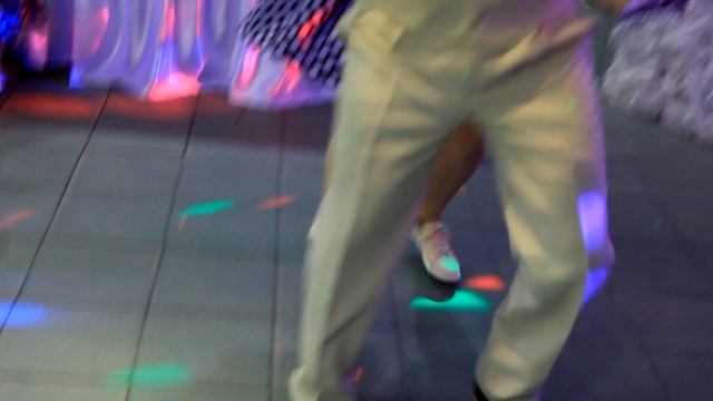Свадебный танец Рок н Ролл | Танец молодоженов | wedding dance смотреть онлайн