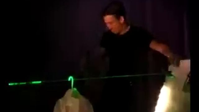 Фокус с лазером смотреть онлайн