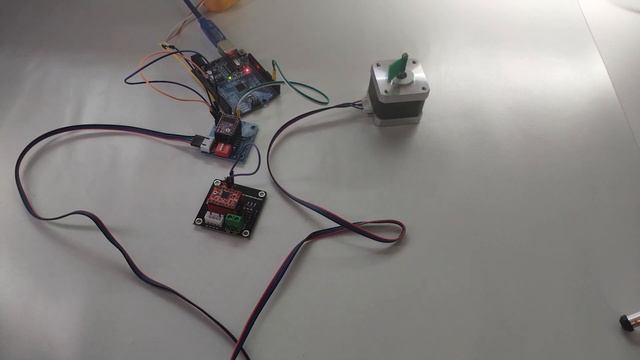 Как подключить A4988 DRV8825 к Arduino. Скетч, библиотека AccelStepper library. смотреть онлайн