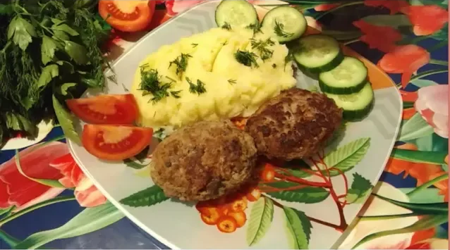 Котлеты с грибами. Сочные и ароматные. смотреть онлайн