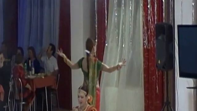 Красивый индийский танец "Apsara Aali", "Natarang", клуб индийского танца "Натарадж", г. Воткинск смотреть онлайн