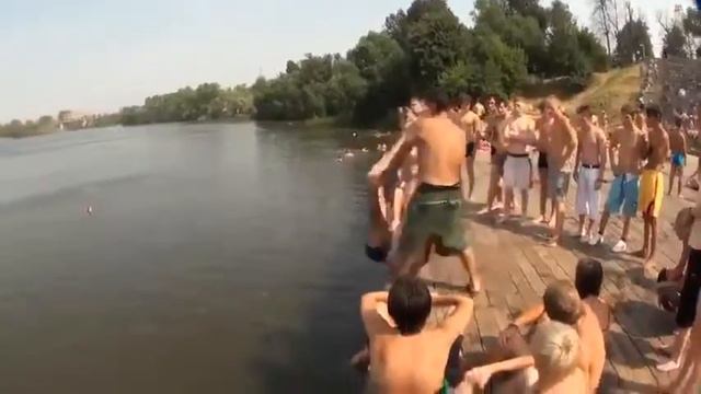 прыжки в воду офигено смотреть онлайн