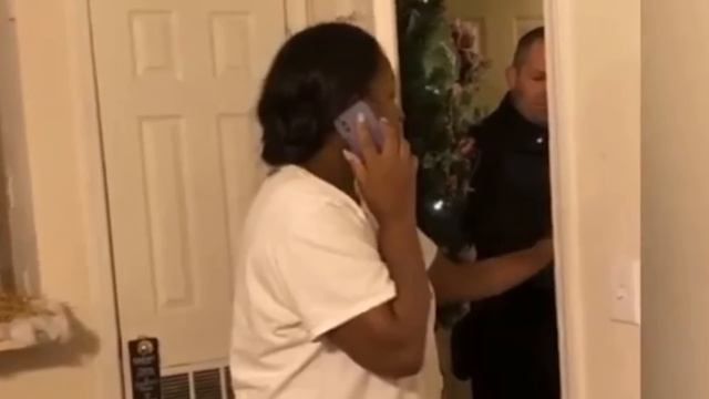 LAWYER: Can Police Legally FORCE Your Door Open? смотреть онлайн