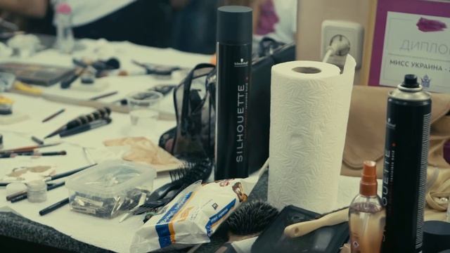 Стильные прически команды Елены Войновой на сцене Мисс Украины 2016