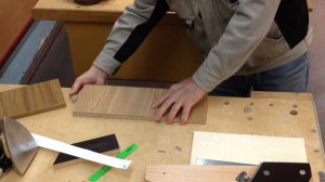 Срезаем края кромочной ленты для ДСП специальным приспособлением