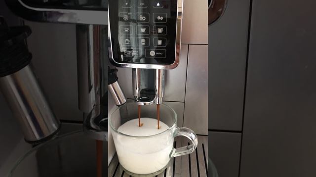 เครื่องชงกาแฟ Delonghi Dinamica ECAM350.75.S смотреть онлайн