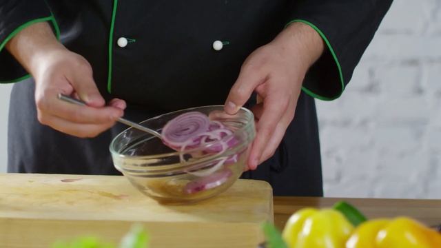 Даже один репчатый ЛУК вызывает НЕОБРАТИМЫЙ процесс в организме человека. Лук польза и вред. #лук смотреть онлайн