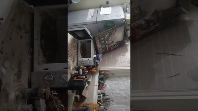 стакан расплавился в микро и взорвался смотреть онлайн