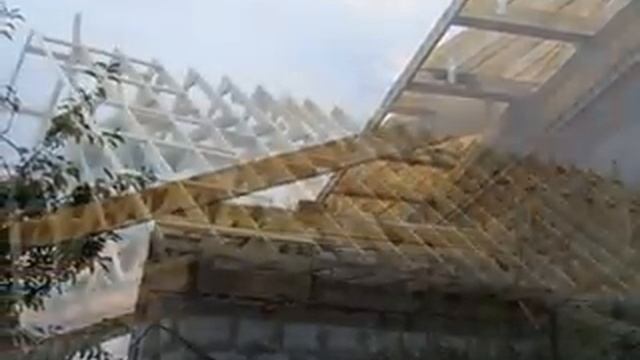 Монтаж стропил двухскатной мансардной кровли с " кукушкой". смотреть онлайн