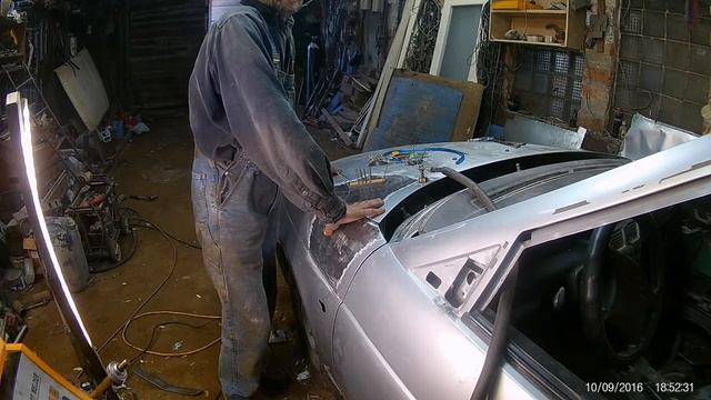 Рихтуем споттером переднее крыло и капот Лада Приора. Заключительное видео. смотреть онлайн