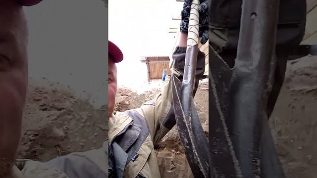 продолжаю копать яму под септик