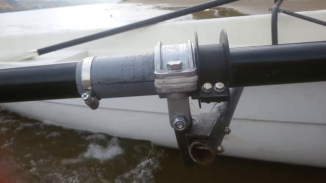 DIY oarlock. Самодельный механизм фиксации весла при гребке. смотреть онлайн
