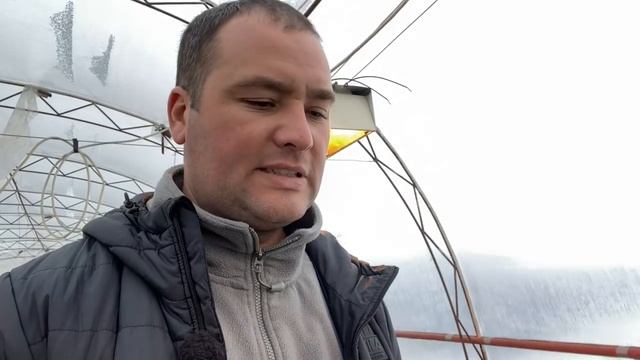 ДЕЛАЕМ ДРЕНАЖ И МЕТР СНЕГА В ТЕПЛИЦЕ смотреть онлайн