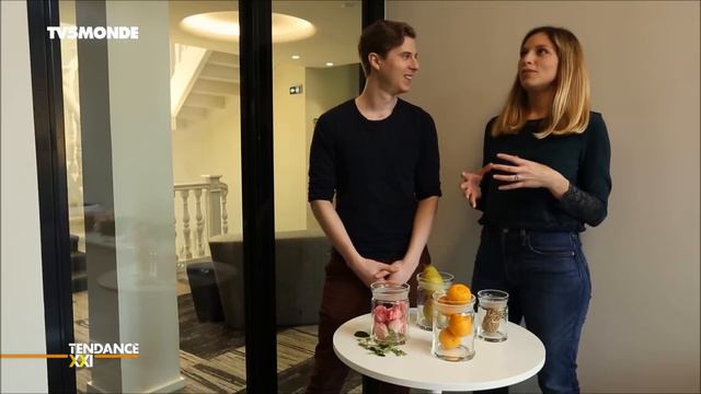 Comment fabriquer son parfum personnalisé / Les ateliers Sillages Paris смотреть онлайн