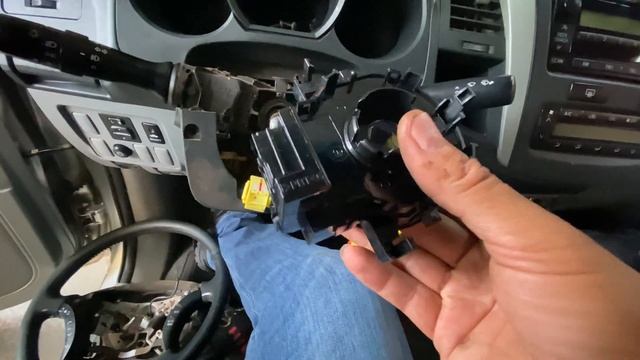 TOYOTA HILUX - COMO TROCAR A CINTA DO AIRBAG - MAU CONTATO NA BUZINA смотреть онлайн
