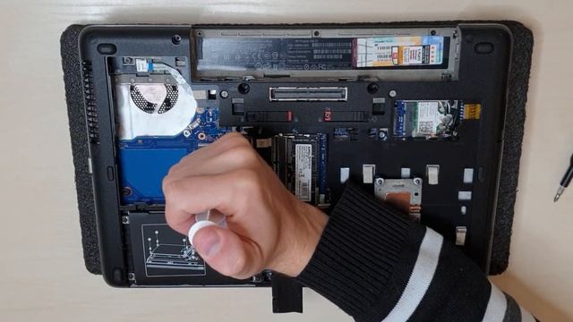 HP ProBook 640 G1 How to disassembly and Clean + RAM upgrade смотреть онлайн