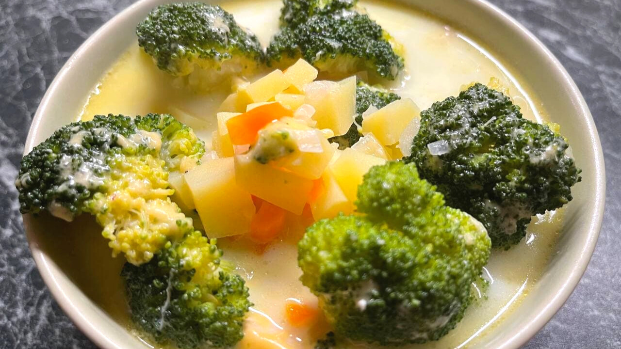 Сырный суп с брокколи / Быстро, вкусно и просто - Ospen4iki смотреть онлайн