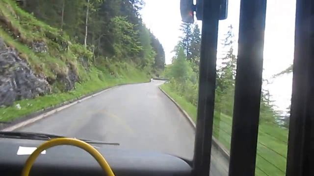 Auffahrt zum Kehlsteinhaus - Bus line traffic on the Eagle's Nest - 06.06.2016 смотреть онлайн