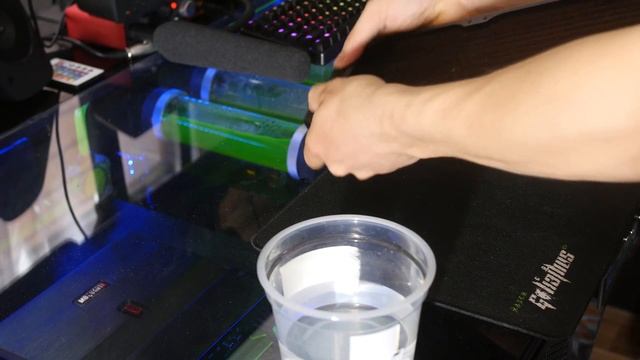 Cleaning & Flushing a PC Radiator Water Cooling TIPS for Beginners смотреть онлайн