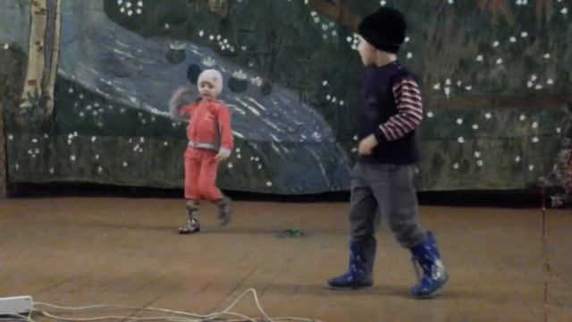 Когда мы в клубе, танцуем!!!! смотреть онлайн