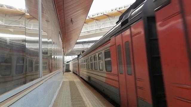Электропоезд ЭД4М-0437 сообщением Москва "Ярославская" - Болшево (+ вагон 02024 "РЭКС"). смотреть онлайн