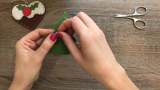 Новогодние игрушки своими руками | Как сделать елочную игрушку | украшения из фетра смотреть онлайн