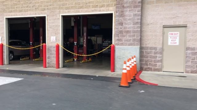 День в такси / Пробил колесо в Сакраменто смотреть онлайн