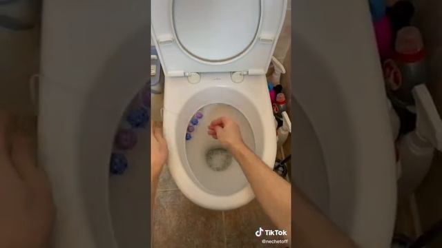 А как вы крепите освежитель для унитаза смотреть онлайн