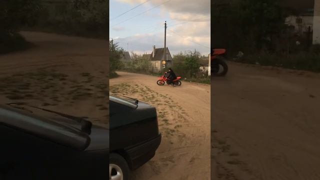 Упал с мотоцикла Minsk x250 ??? #мотоциклы #упал #мотоциклминск смотреть онлайн