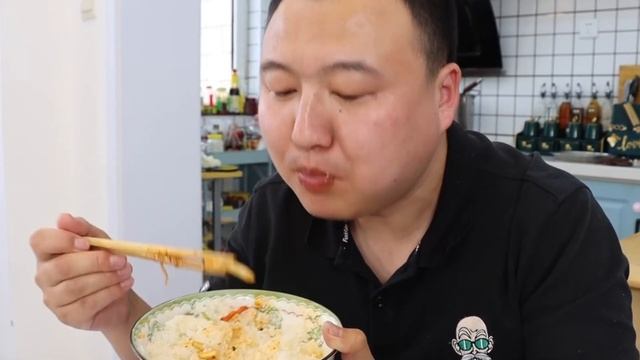 Stew Big Pork Rib Bones In Iron Pot! Grab And Chew With Bare Hands, Super Satisfying | Mukbang смотреть онлайн