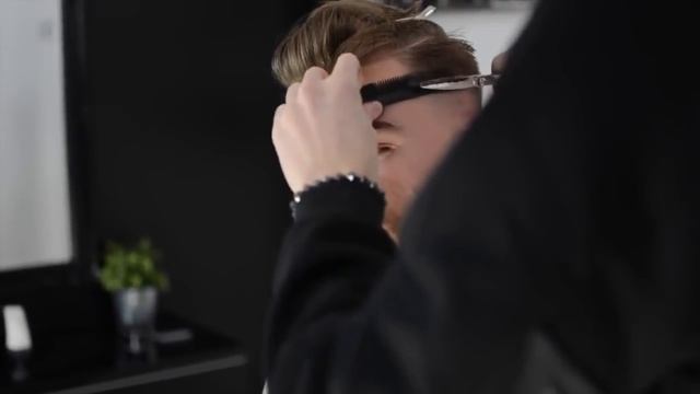 Мужская стрижка || Skin Fade Undercut 2016 How to смотреть онлайн