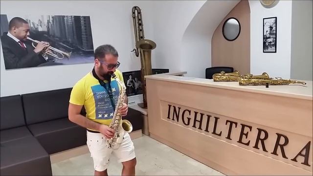 Andrea Santaniello sax alto Conn Chu Berry M. 217058 argentato Inghilterra strumenti musicali смотреть онлайн