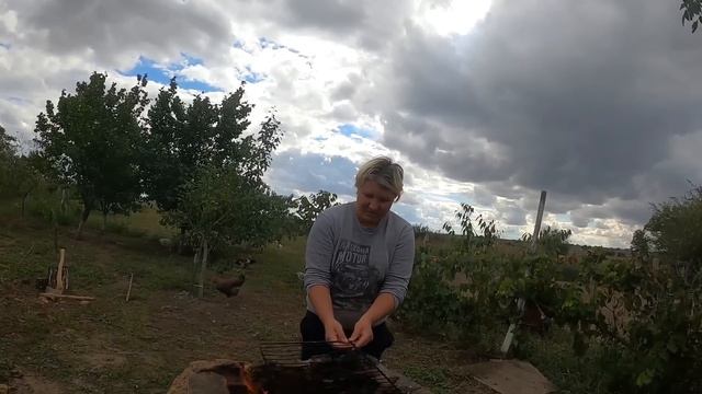 ВАРИМ УХУ НА КОСТРЕ смотреть онлайн