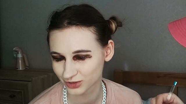 ПАРЕНЬ ДЕЛАЕТ МНЕ МАКИЯЖ смотреть онлайн