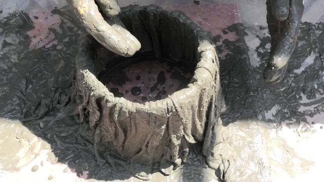 Кашпо пенёк из старого ведра и ненужных вещей | DIY flower pot смотреть онлайн