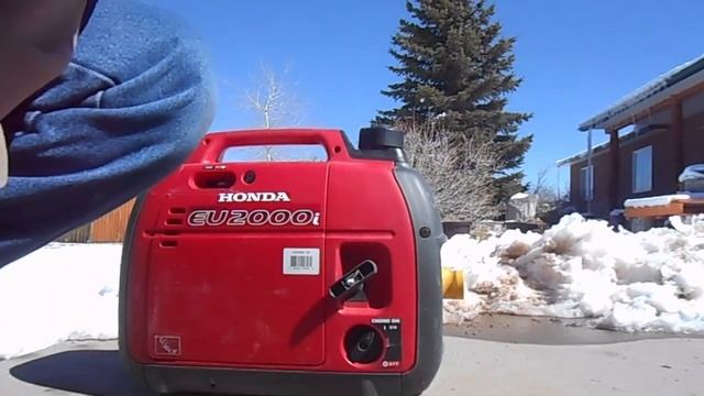 Operating the Honda 2000 watt generator смотреть онлайн