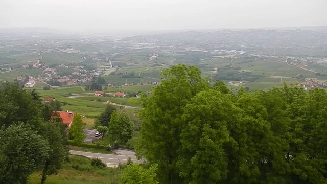 Views of the Langhe from La Morra, Piemonte, Italy смотреть онлайн