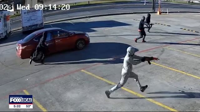 Trackdown: Help find 4 suspects who opened fire at Dallas strip center смотреть онлайн