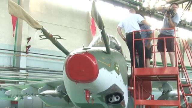 В Старом городке открыли памятник легендарному летчику испытателю смотреть онлайн