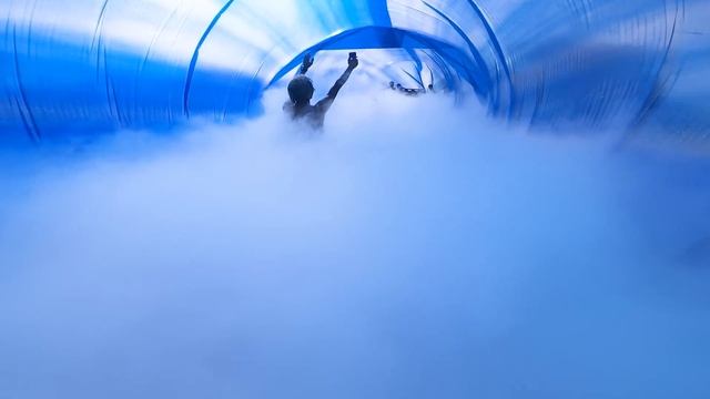 Liquid nitrogen In Tunnel Swimming Pool - Big Mistake! смотреть онлайн