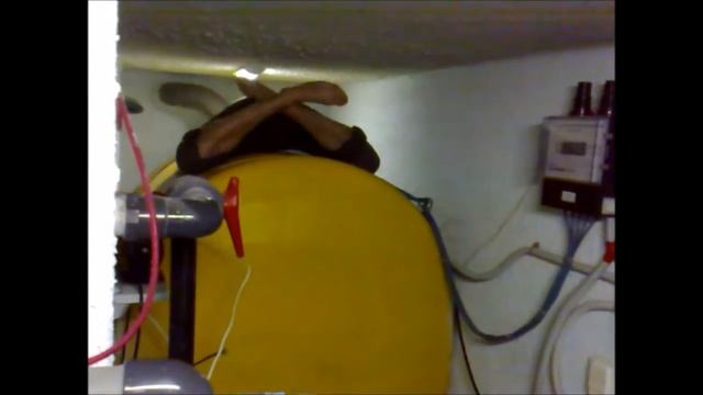 Чудеса гимнастики, лезу в бочку смотреть онлайн